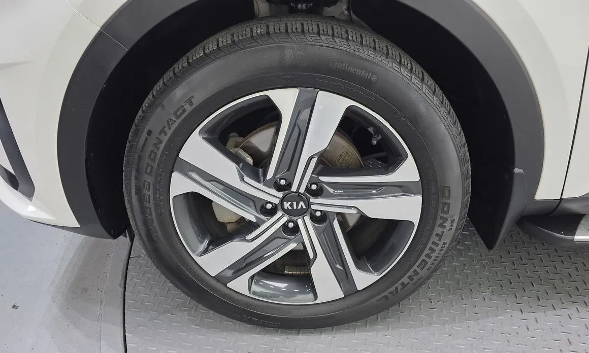 Kia Sorento — фото 7