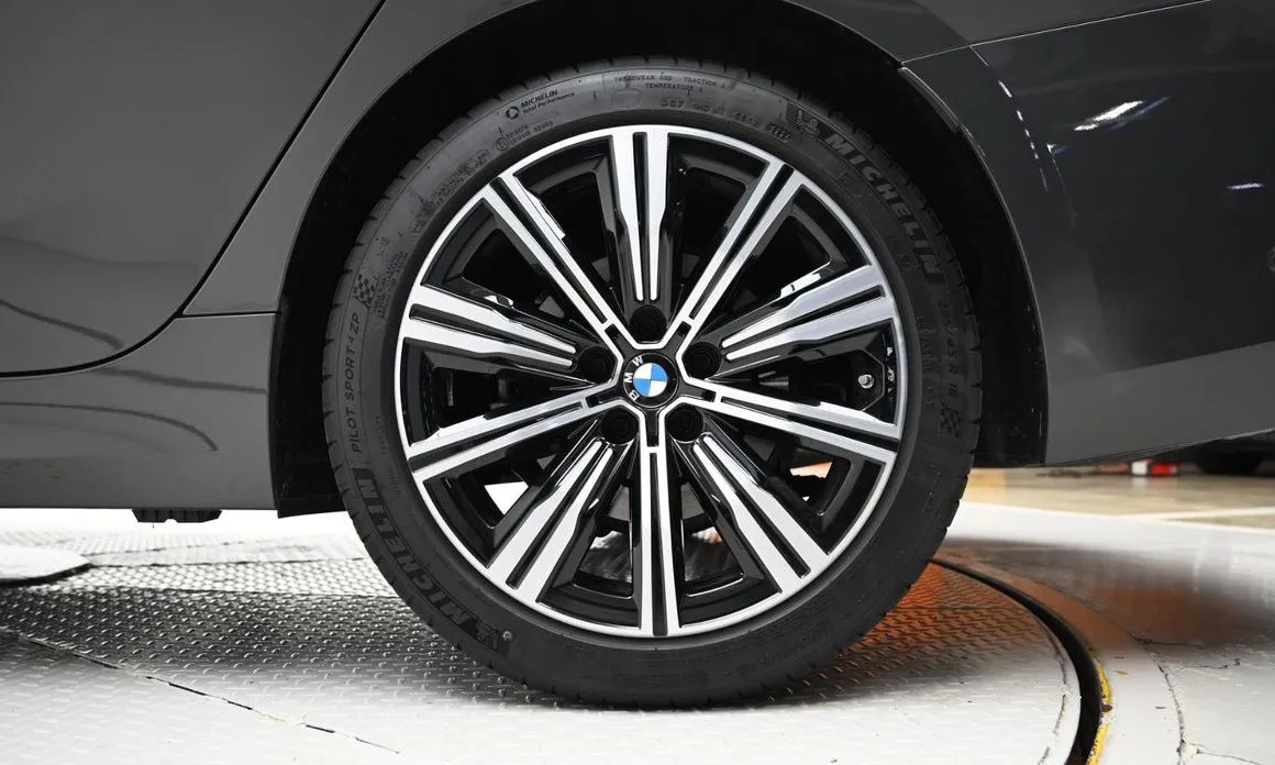 BMW 3-Series — фото 10