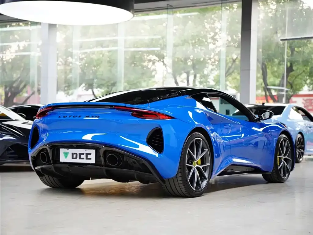 Lotus Emira — фото 10