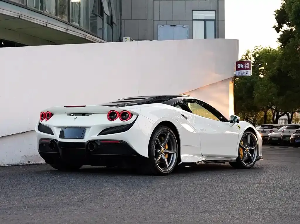Ferrari F8 — фото 9