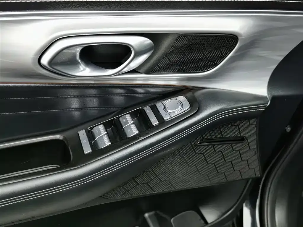 GAC Motor Trumpchi GS8 — фото 10