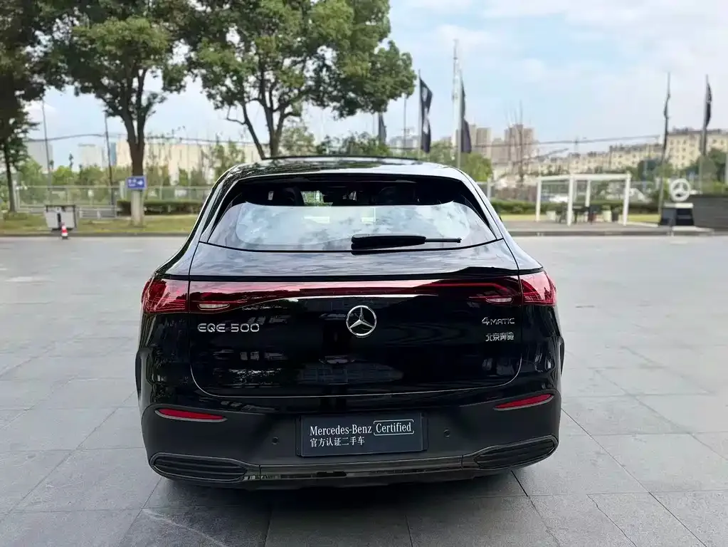 Mercedes-Benz EQE SUV — фото 8