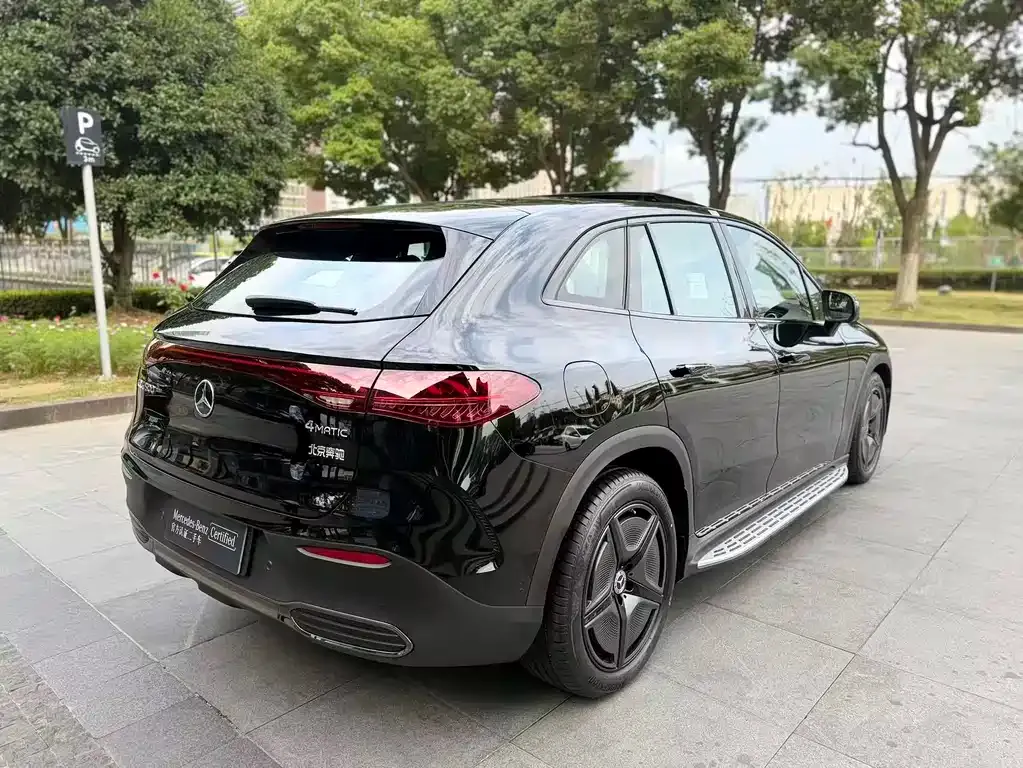 Mercedes-Benz EQE SUV — фото 4