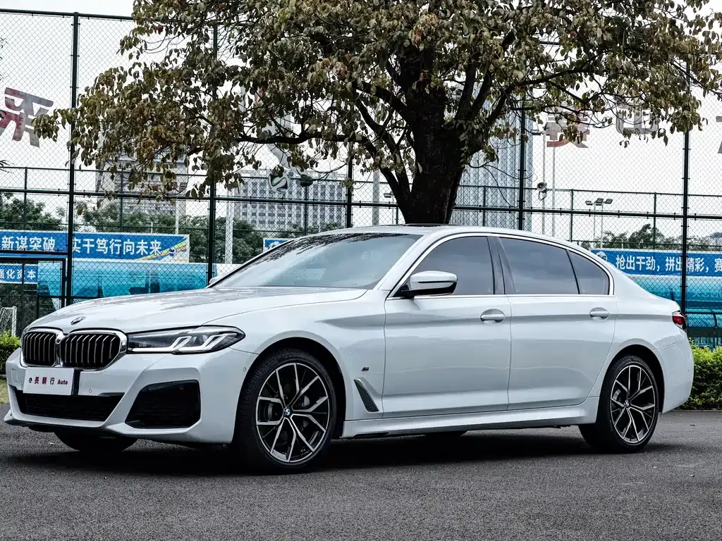 BMW 5 Series — фото 1