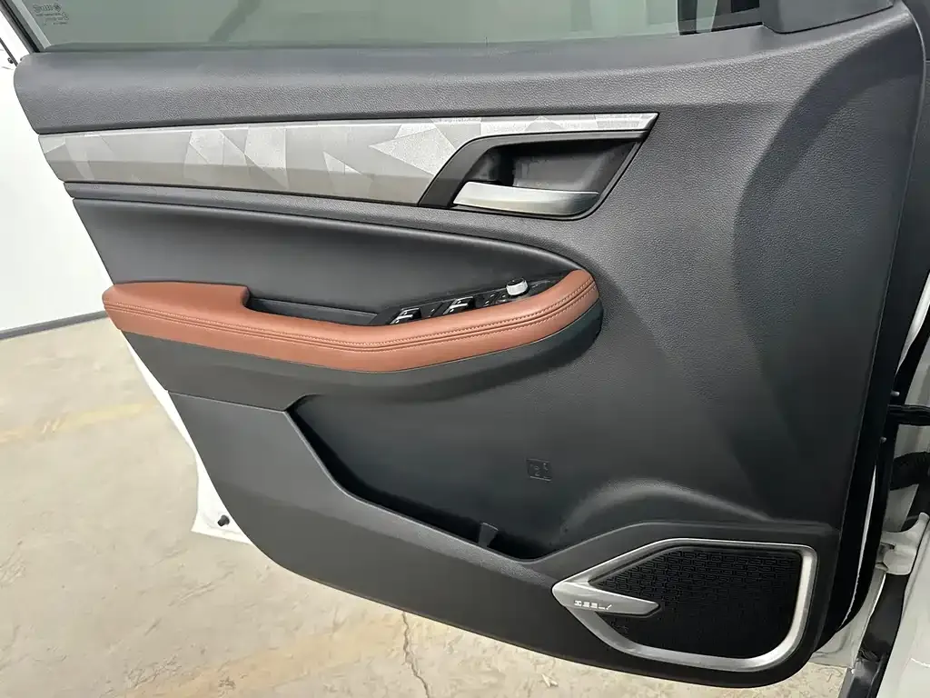 Geely Vision X6 — фото 9