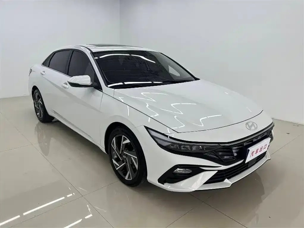 Hyundai Elantra — фото 4
