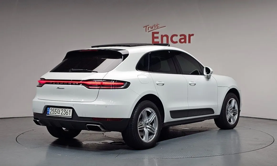 Porsche Macan — фото 6