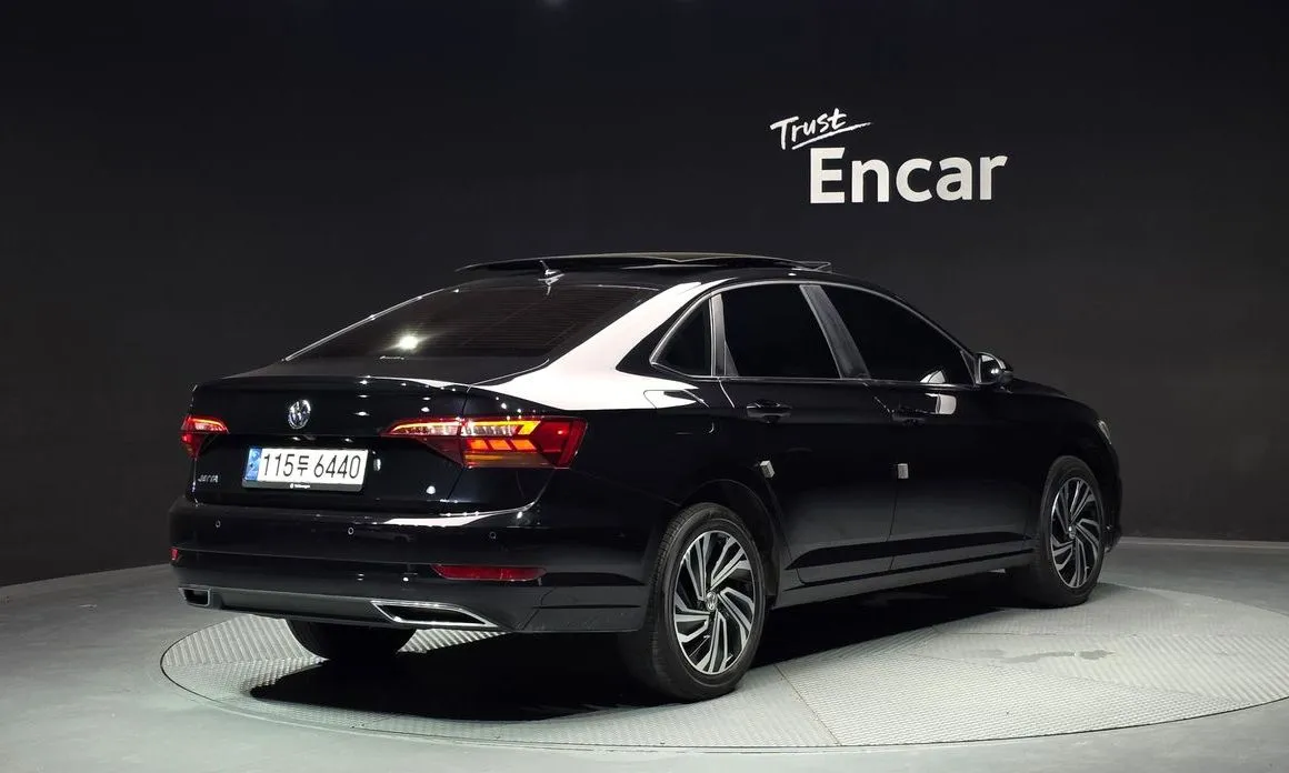 Volkswagen Jetta — фото 2