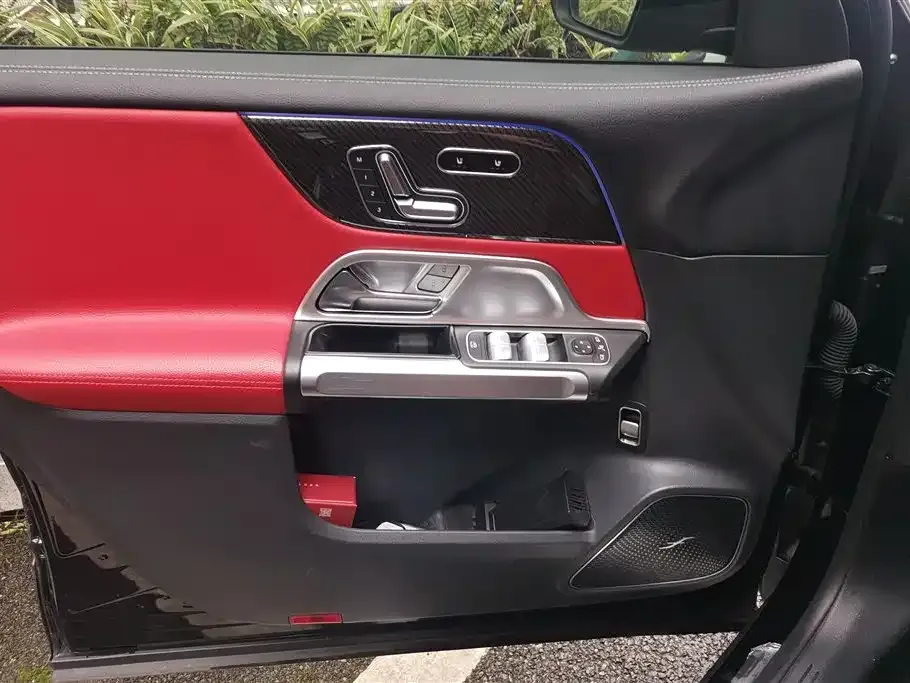 Mercedes-Benz GLB AMG — фото 10