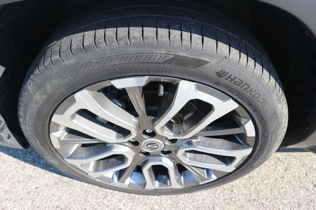 KG Mobility (Ssangyong) Torres — фото 9