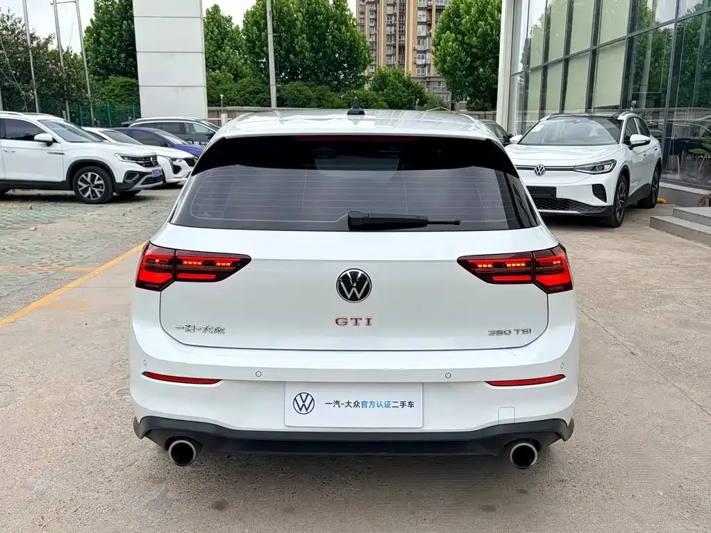 Volkswagen Golf GTI — фото 7