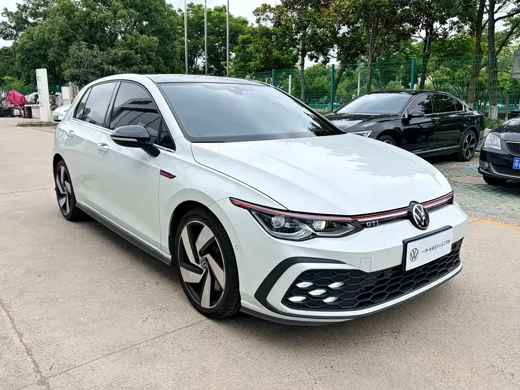 Volkswagen Golf GTI — фото 9