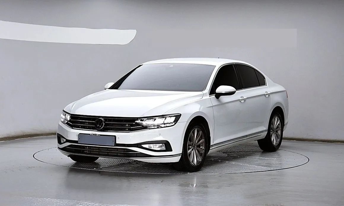 Volkswagen Passat — фото 1