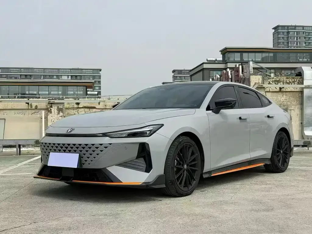 Changan UNI-V — фото 1