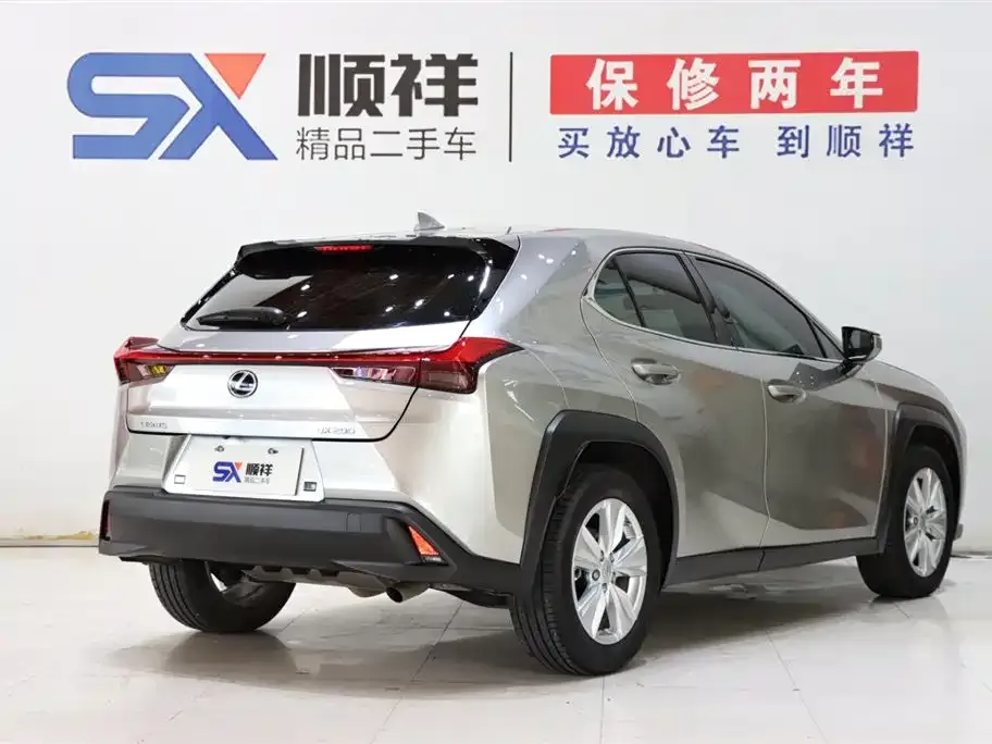 Lexus UX — фото 9