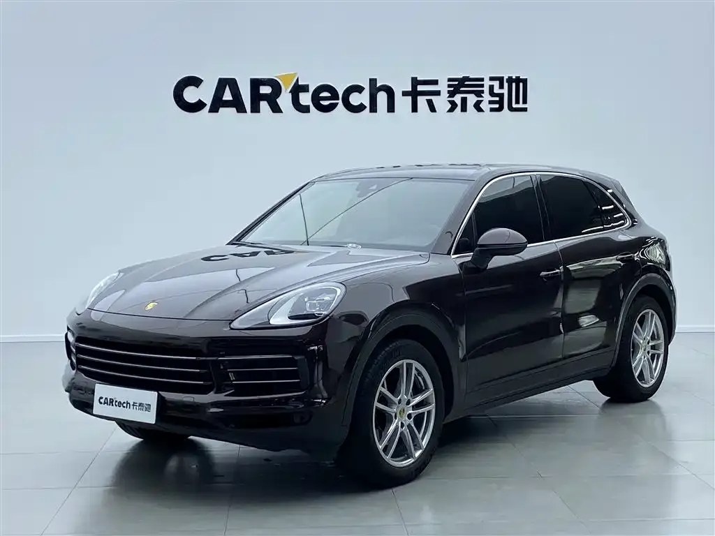 Porsche Cayenne — фото 1