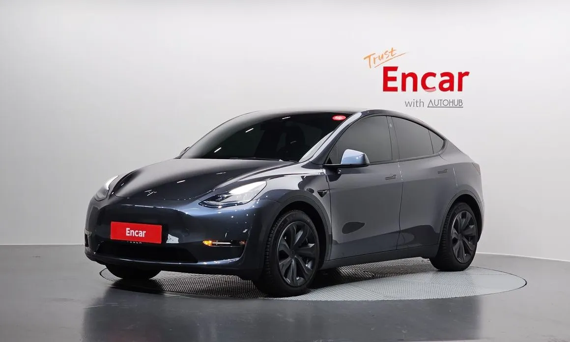 Tesla Model Y — фото 1