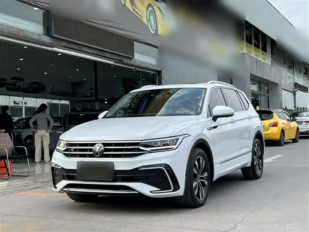 Volkswagen Tiguan L — фото 5