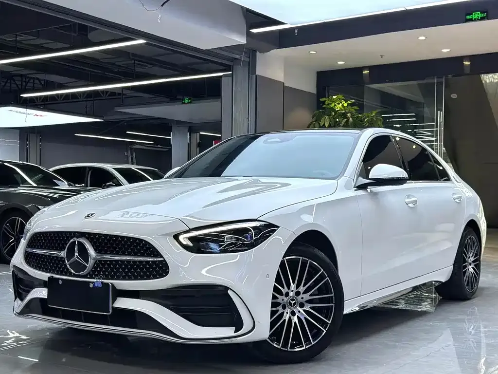 Mercedes-Benz C-Class — фото 1