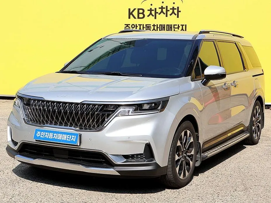 Kia Carnival — фото 1
