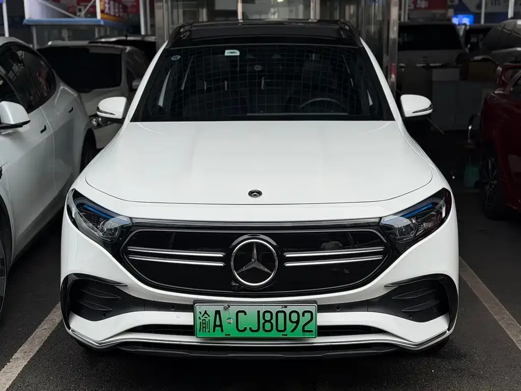 Mercedes-Benz EQB — фото 1