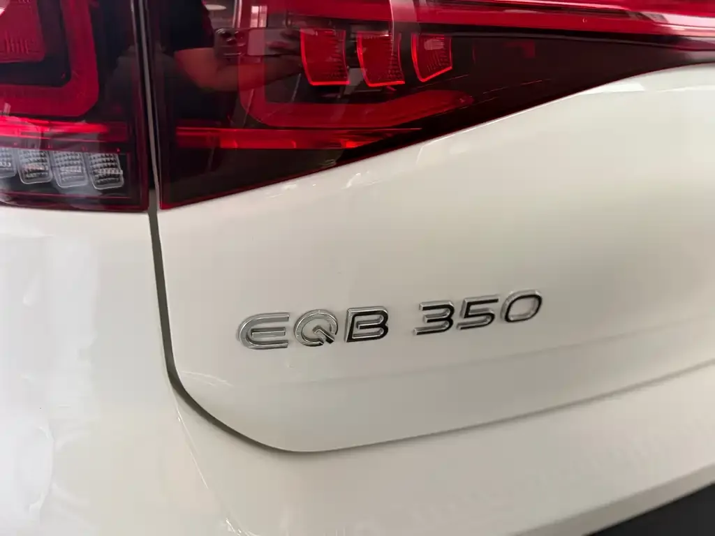 Mercedes-Benz EQB — фото 2