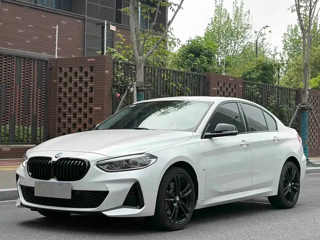 BMW 1 Series — фото 1