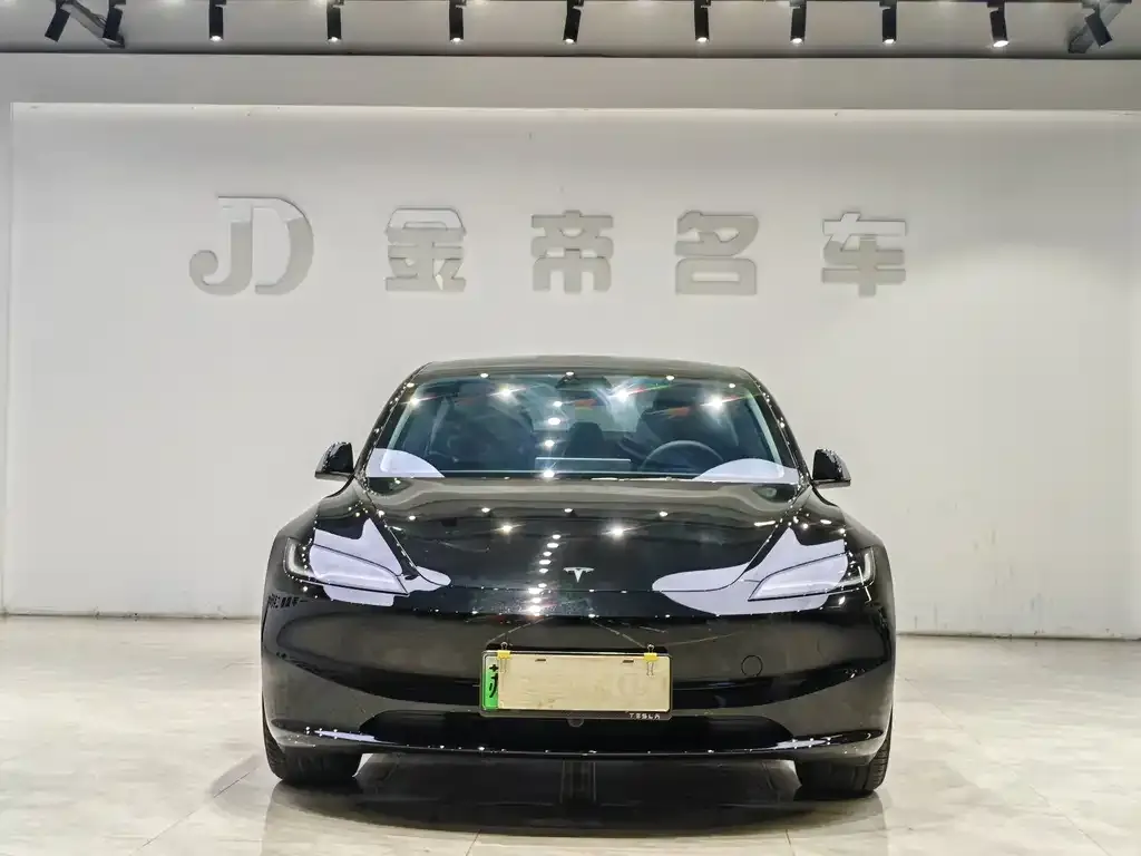 Tesla Model 3 — фото 2