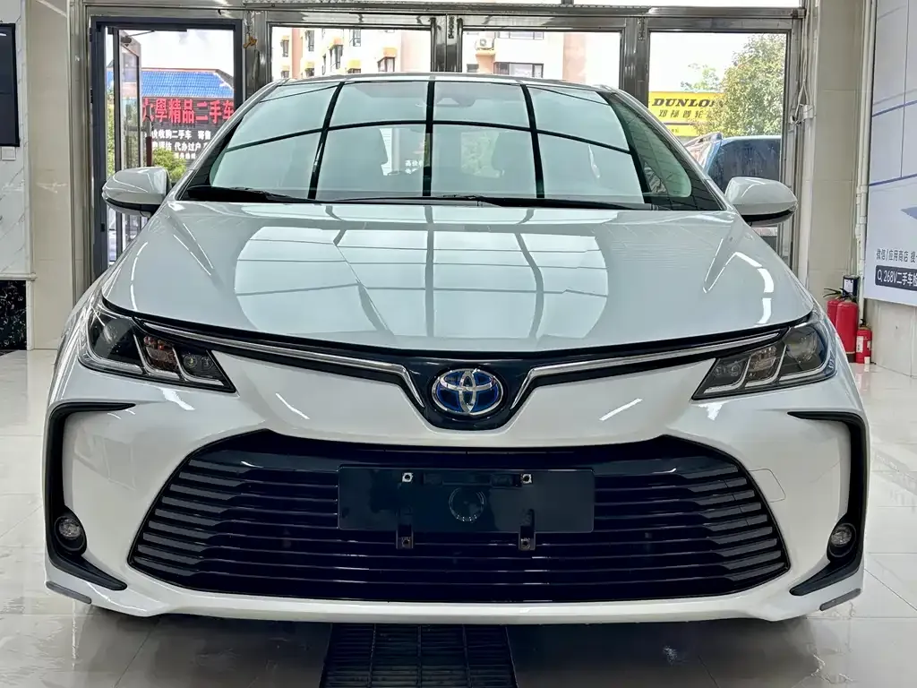 Toyota Corolla — фото 5