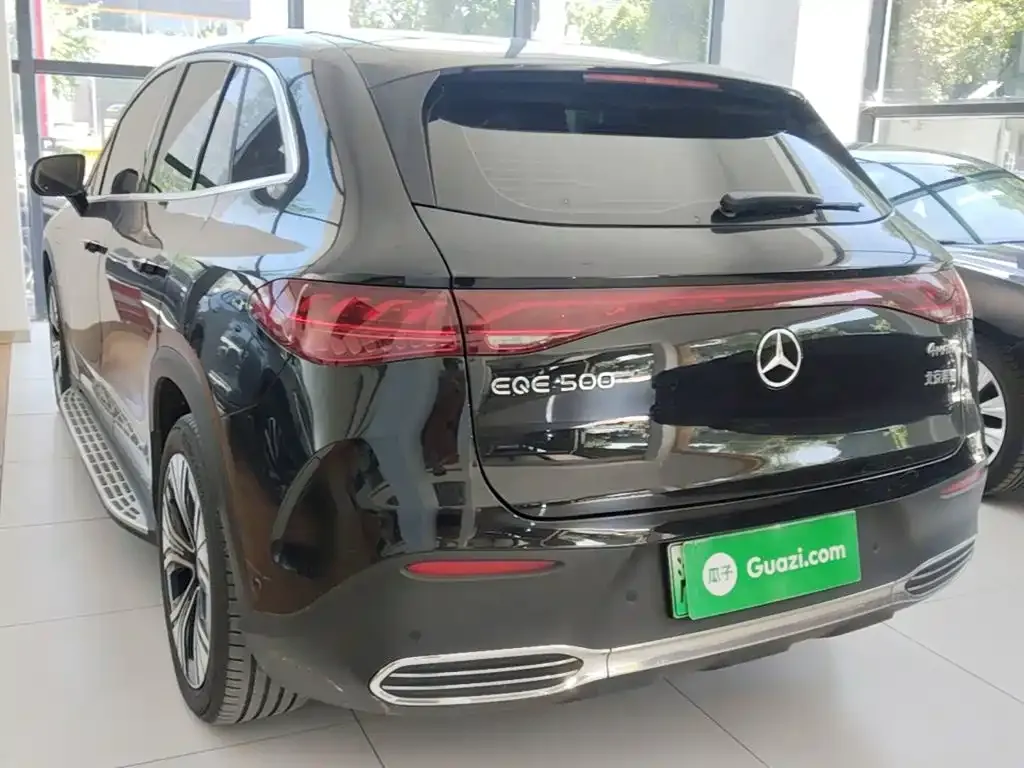 Mercedes-Benz EQE SUV — фото 7