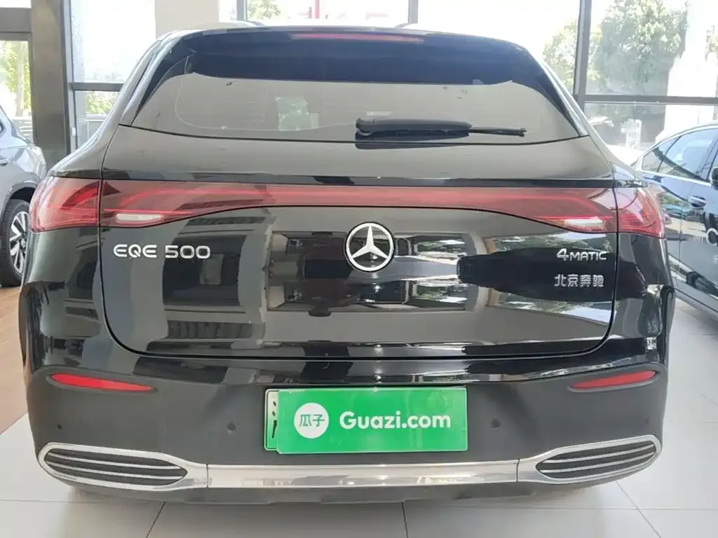 Mercedes-Benz EQE SUV — фото 9
