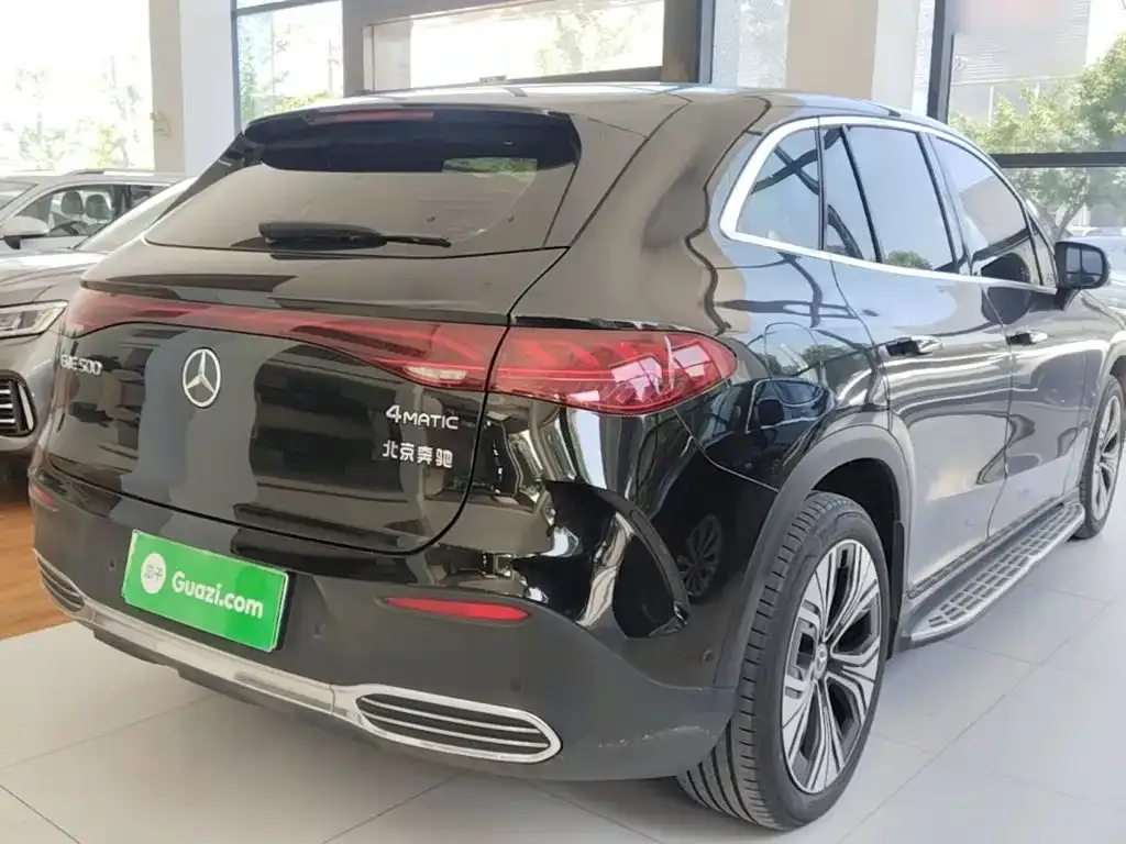 Mercedes-Benz EQE SUV — фото 3