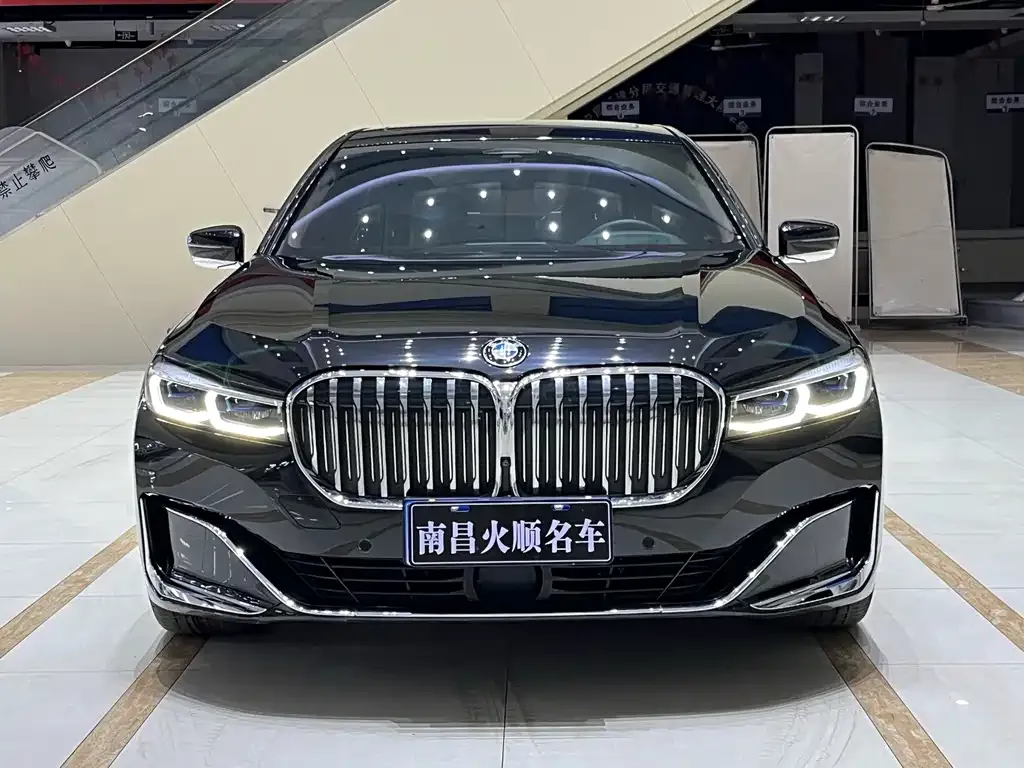 BMW 7 Series — фото 7