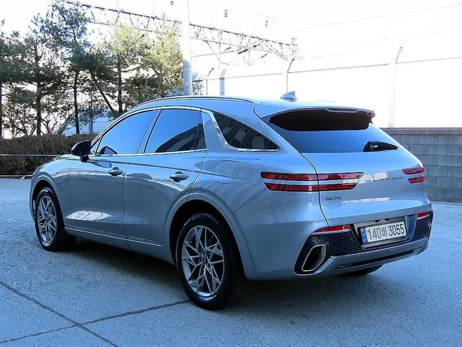 Genesis GV70 — фото 10