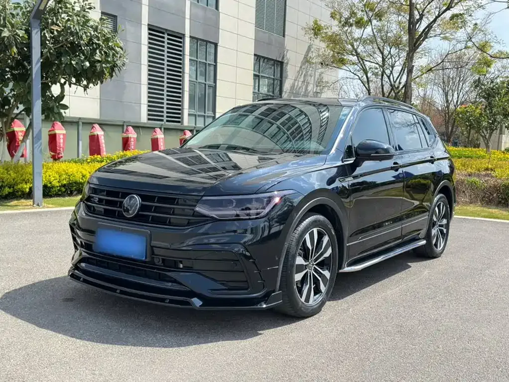 Volkswagen Tiguan L — фото 7