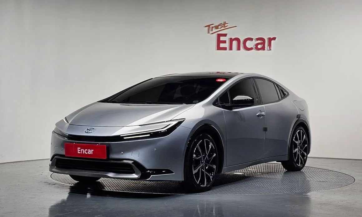 Toyota Prius — фото 1