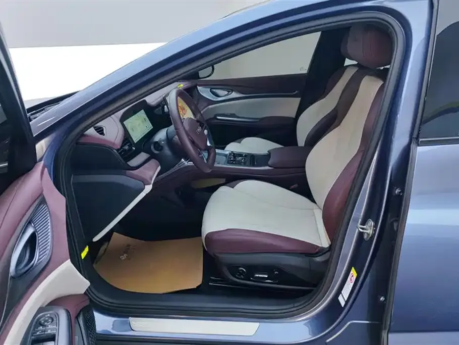 BYD Seal — фото 3