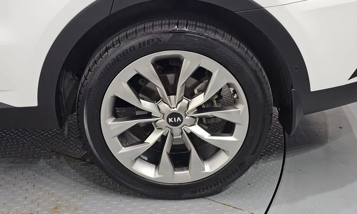 Kia Sorento — фото 6