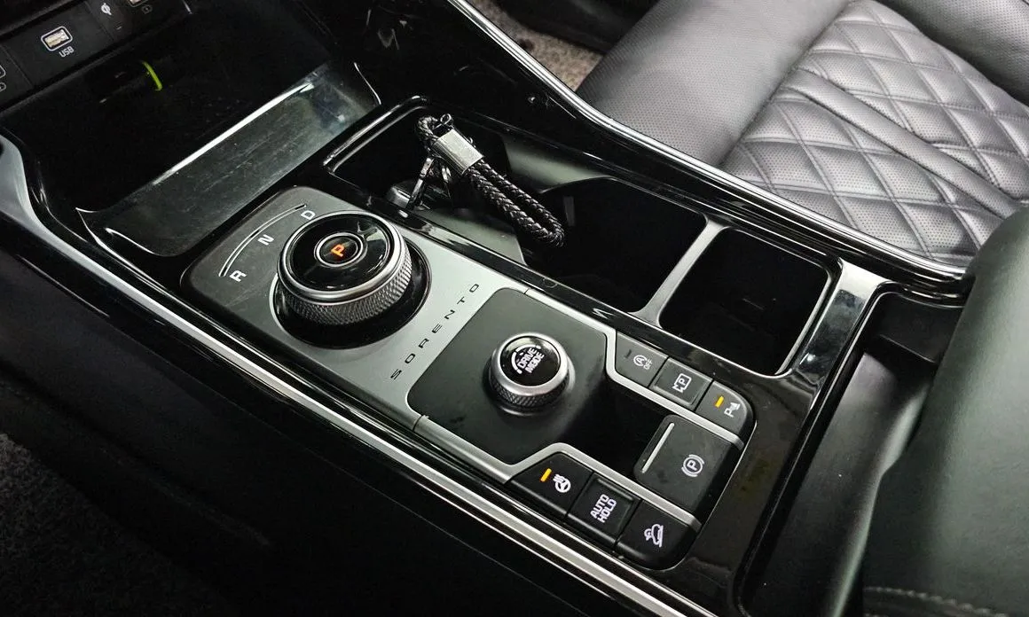 Kia Sorento — фото 7