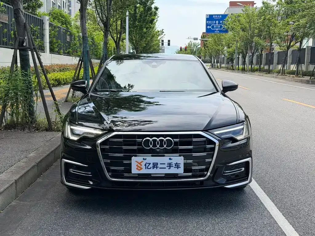 Audi A6L — фото 8