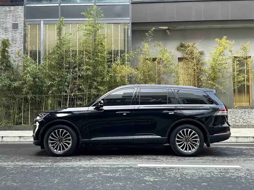 Lincoln Aviator — фото 10