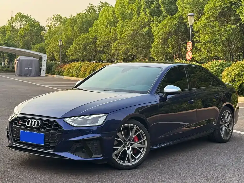 Audi S4 — фото 1