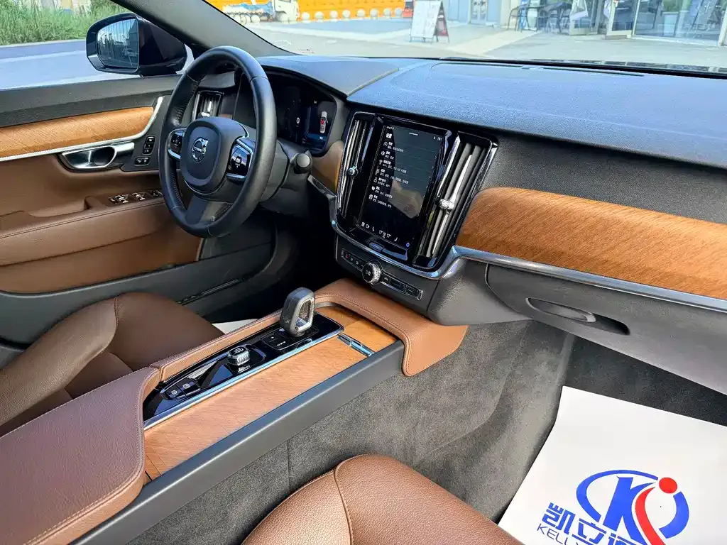 Volvo S90 — фото 4