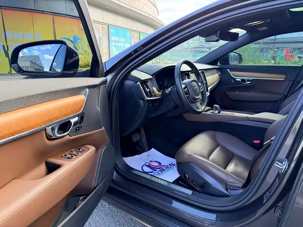 Volvo S90 — фото 10