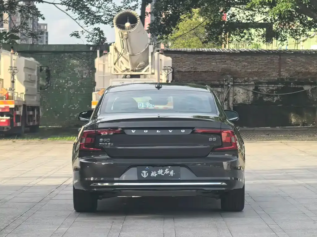 Volvo S90 — фото 3