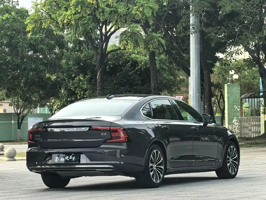 Volvo S90 — фото 9