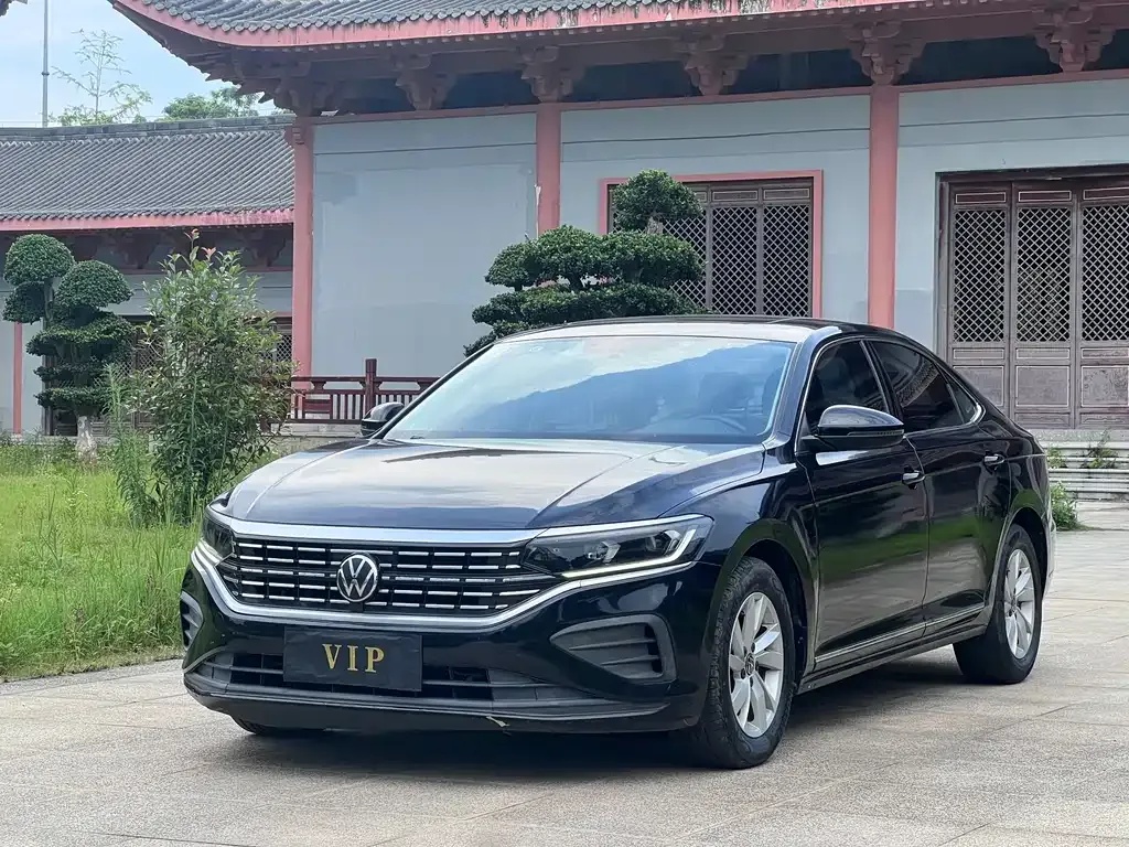 Volkswagen Passat — фото 1