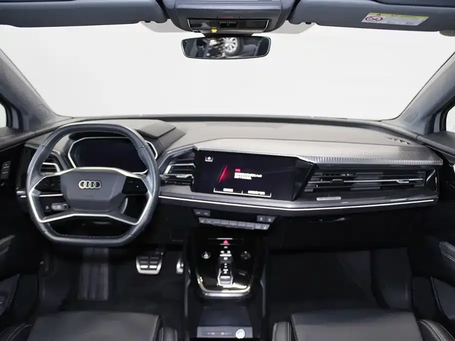 Audi Q4 e-tron — фото 8