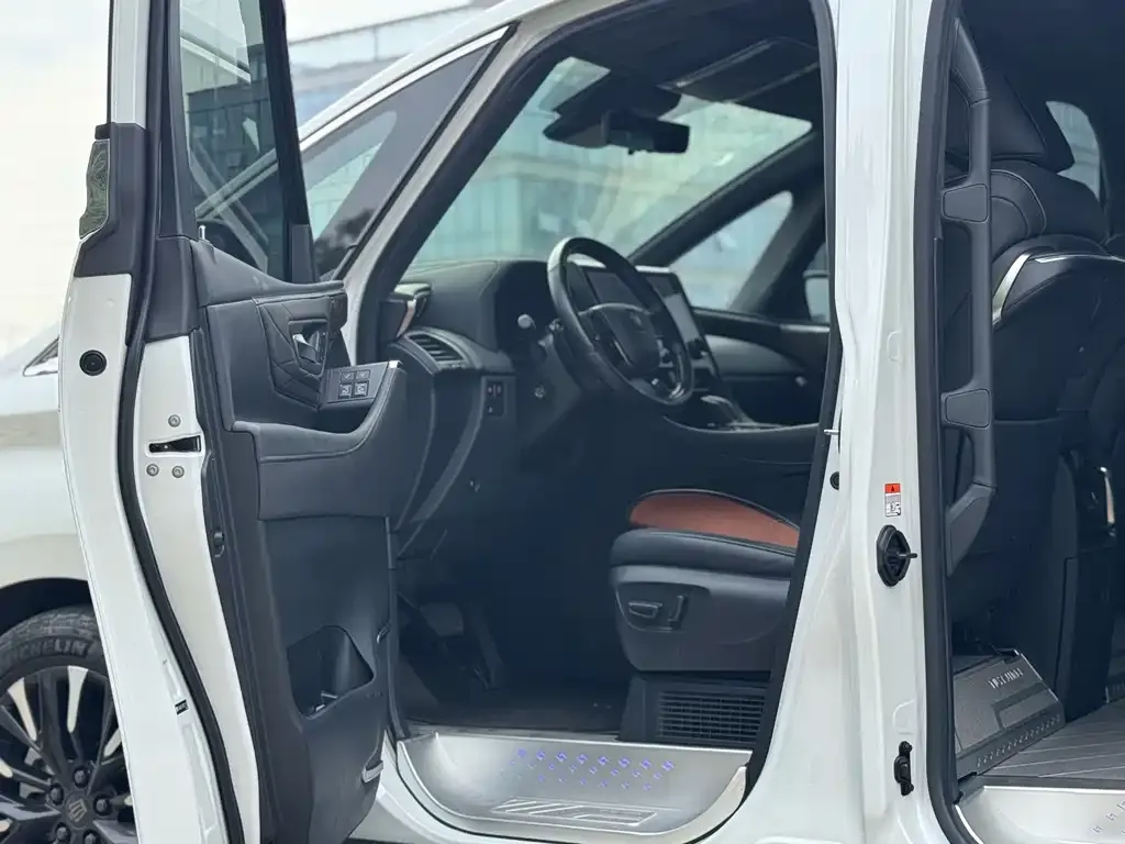 Toyota Vellfire — фото 4