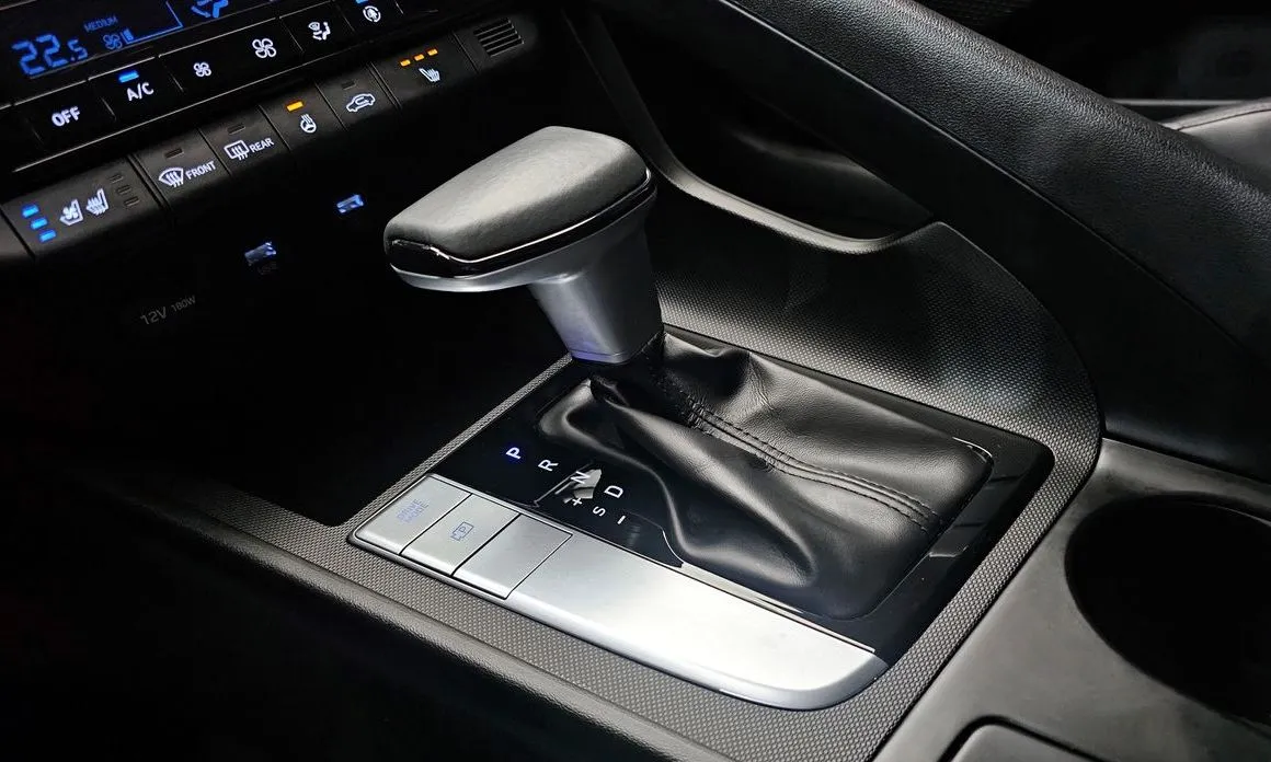 Hyundai AVANTE — фото 8